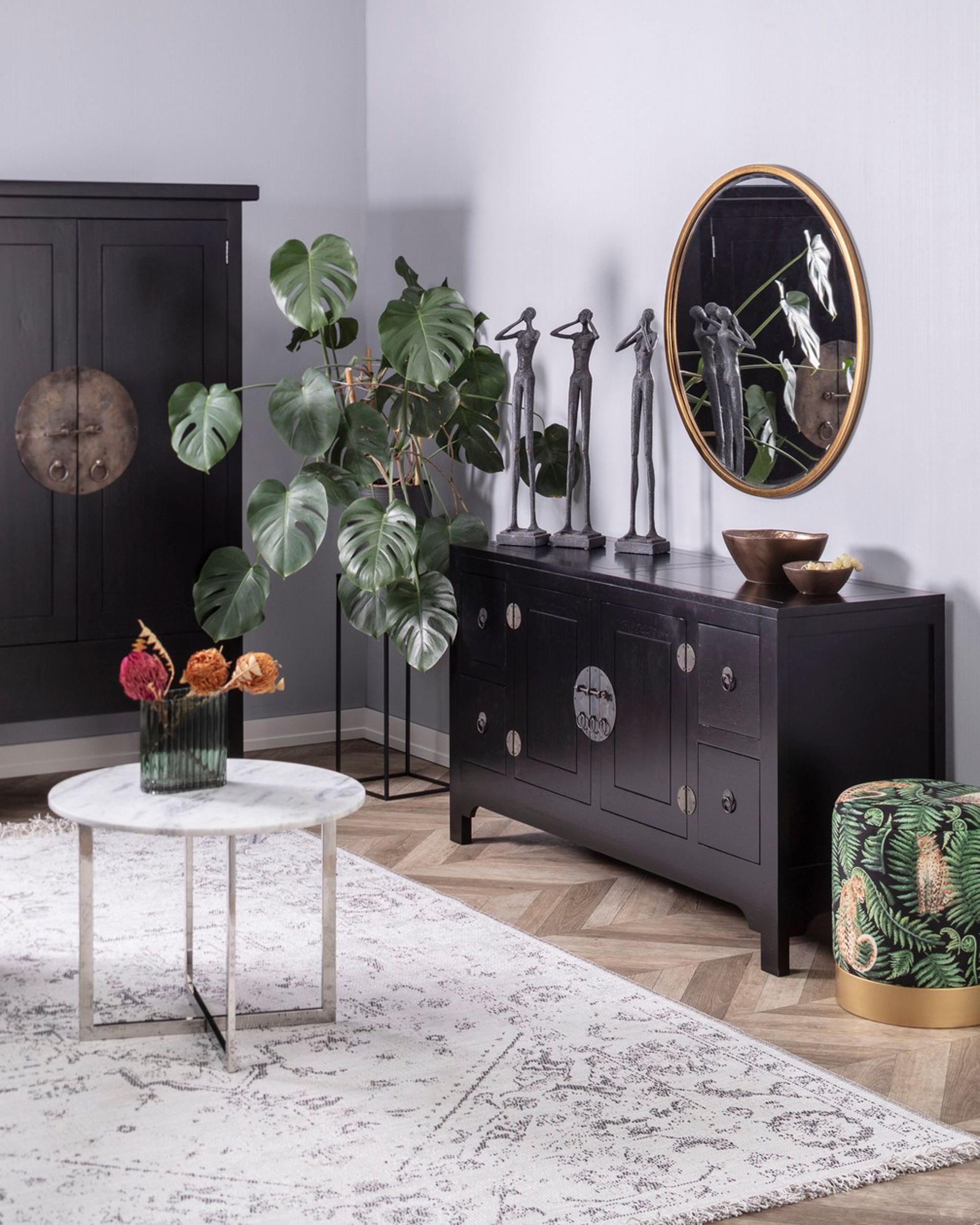 Petite armoire Modern 104x56x170cm noire (hover)