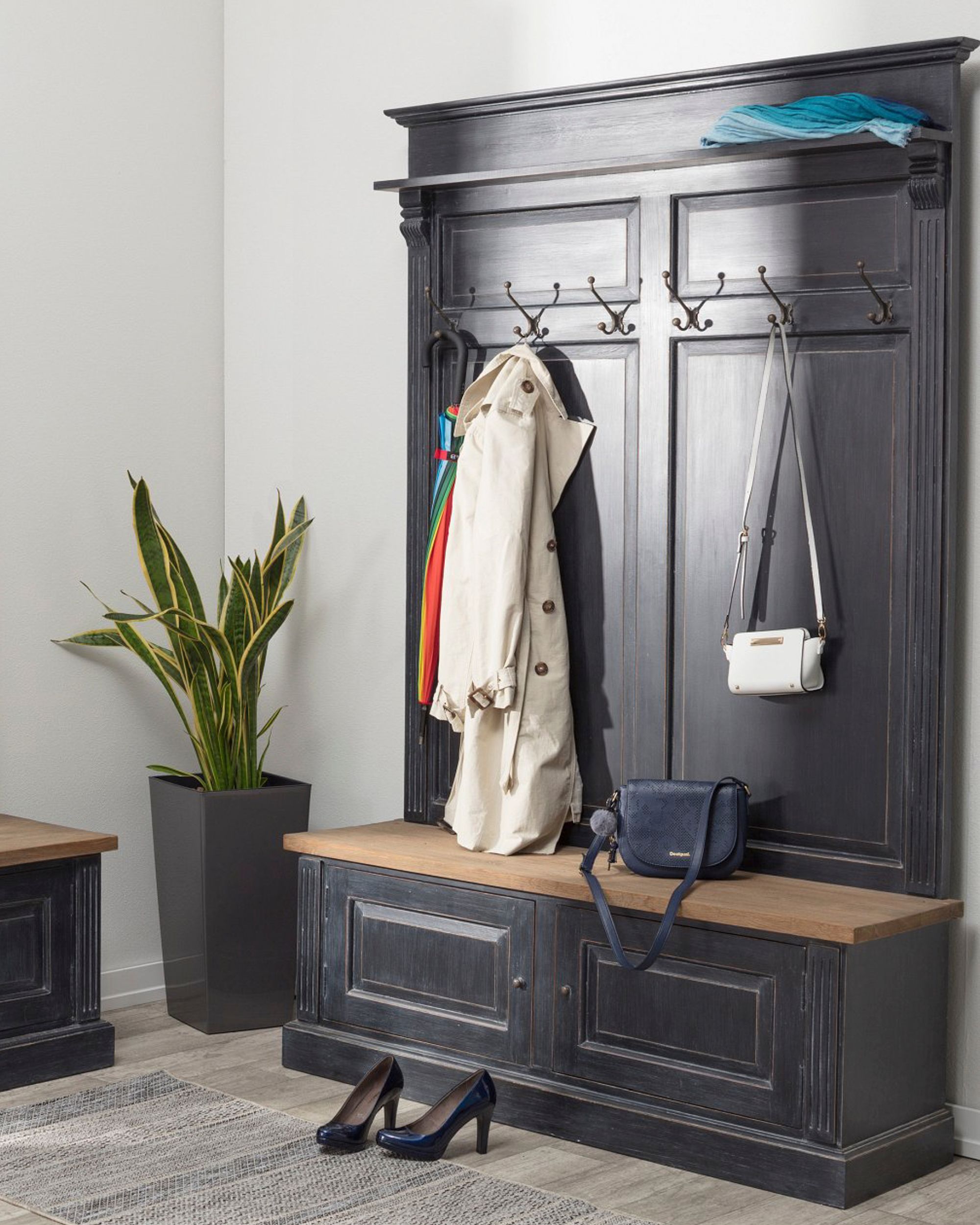 Portemanteau et porte-chaussures Bradford 139x45x210 old black & natural (hover)