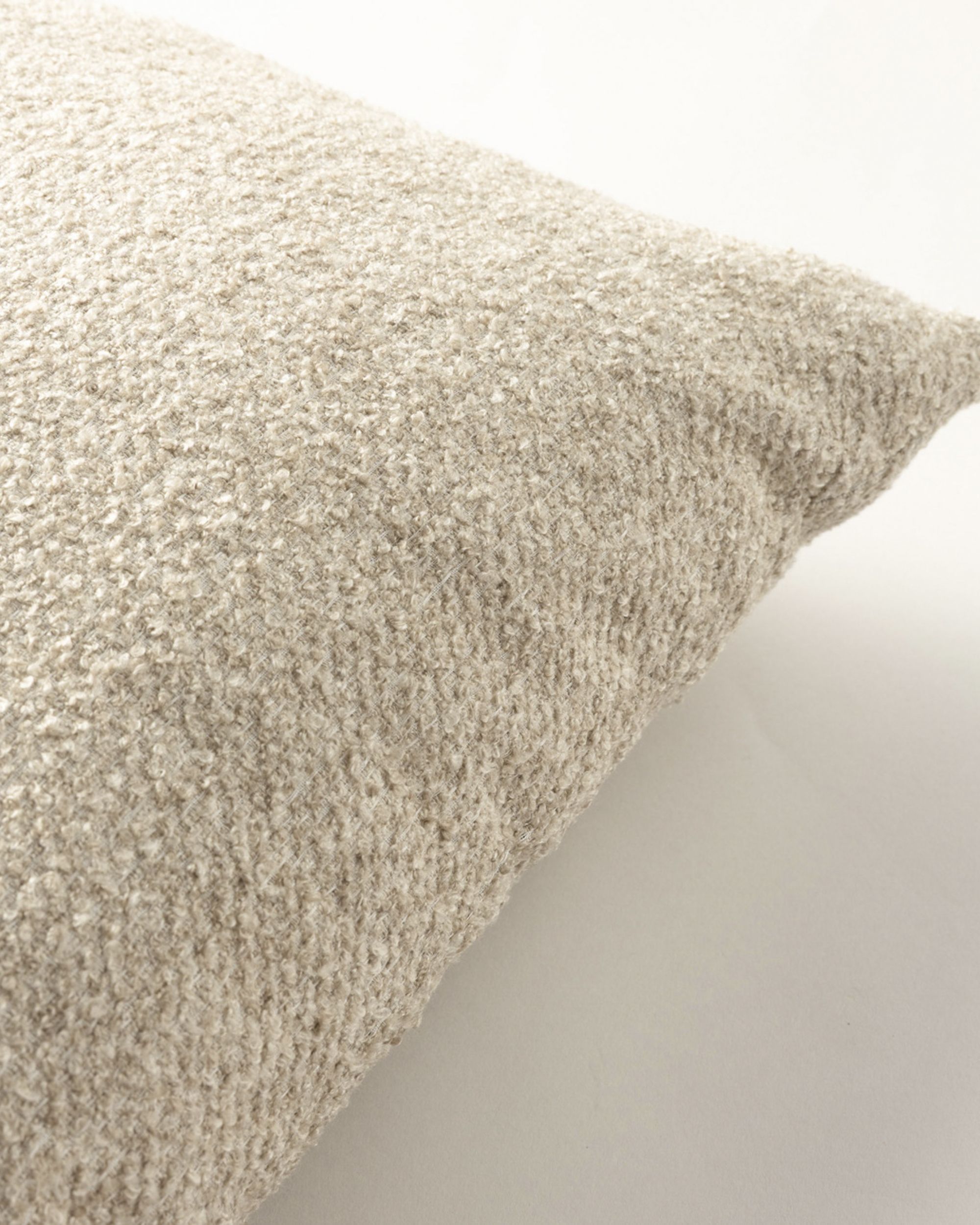 Housse de coussin Kinga couleur beige tissu tresse
