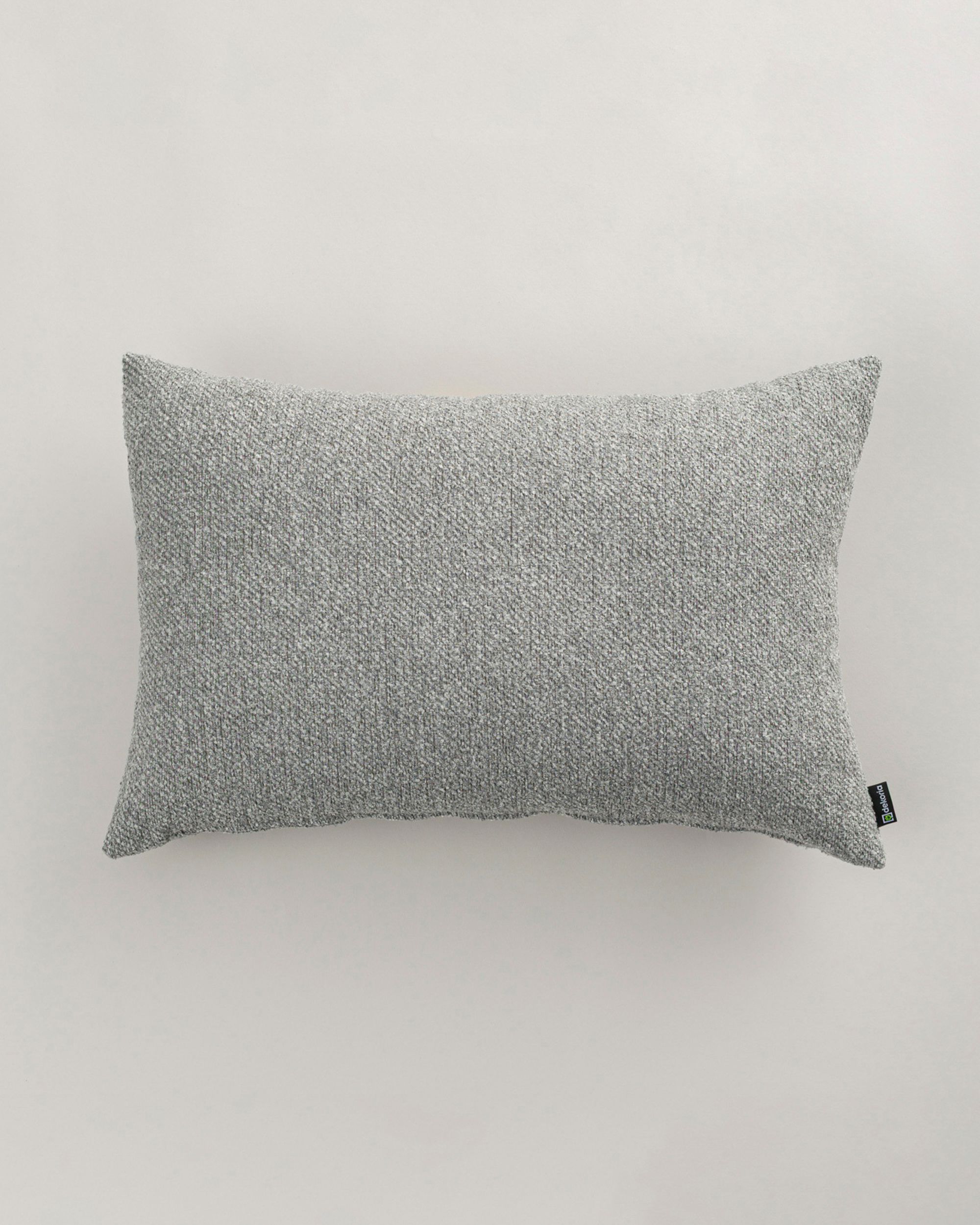 Housse de coussin rectangulaire Kinga couleur gris tissu tresse