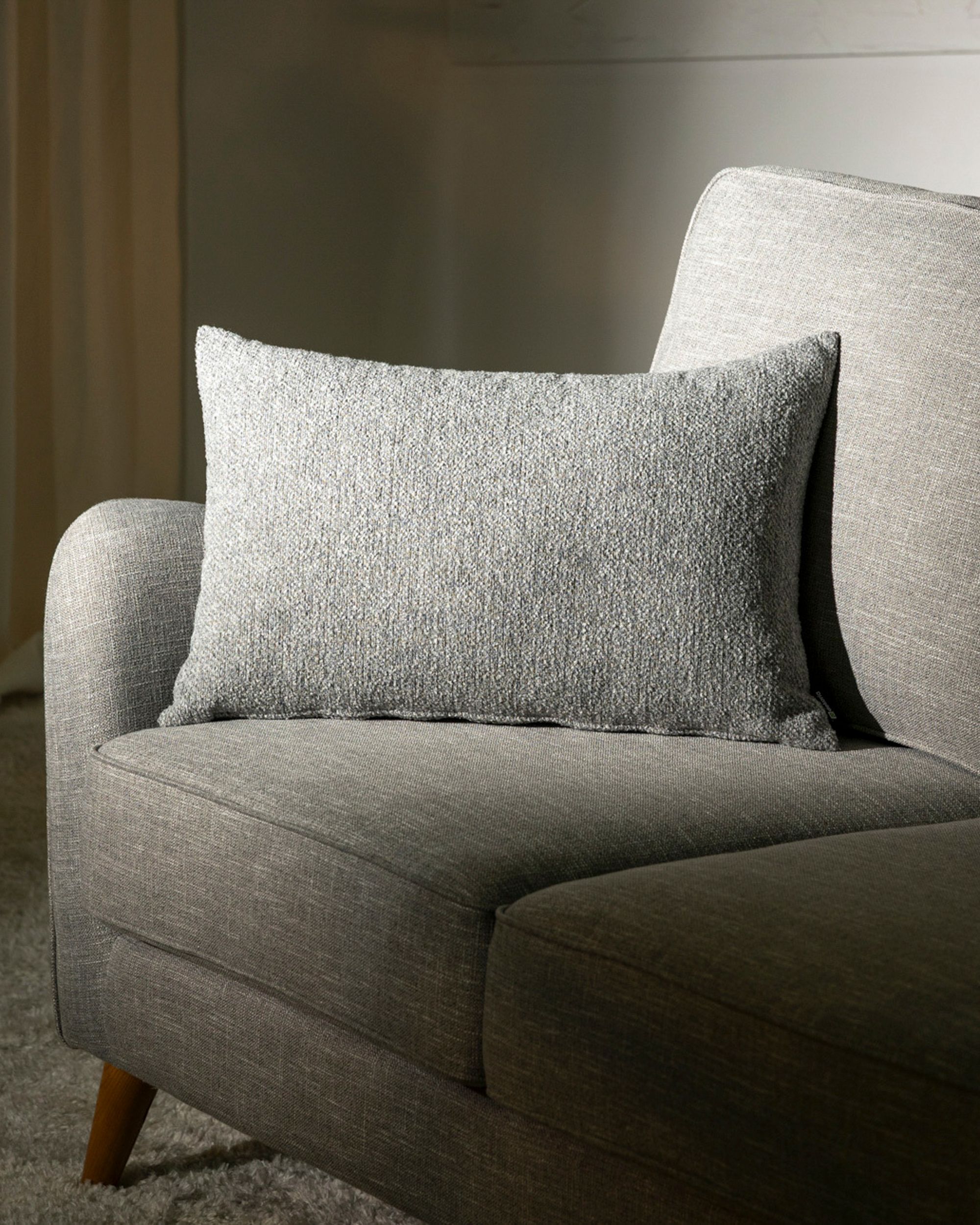 Housse de coussin rectangulaire Kinga couleur gris tissu tresse (hover)