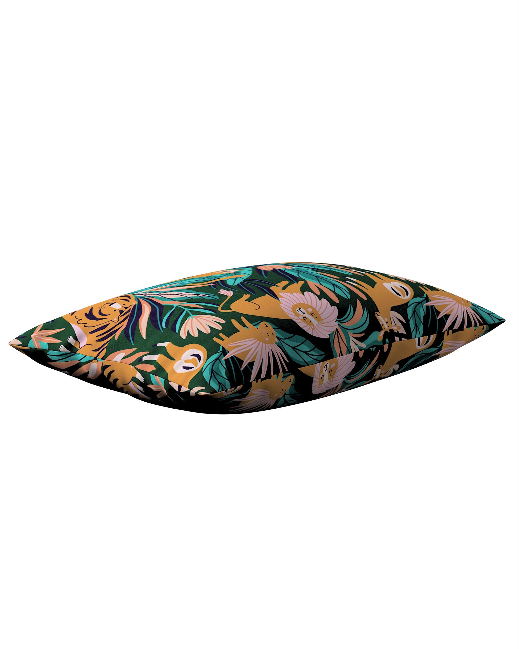 Housse de coussin rectangulaire Kinga couleur orange tissu à motifs (hover)