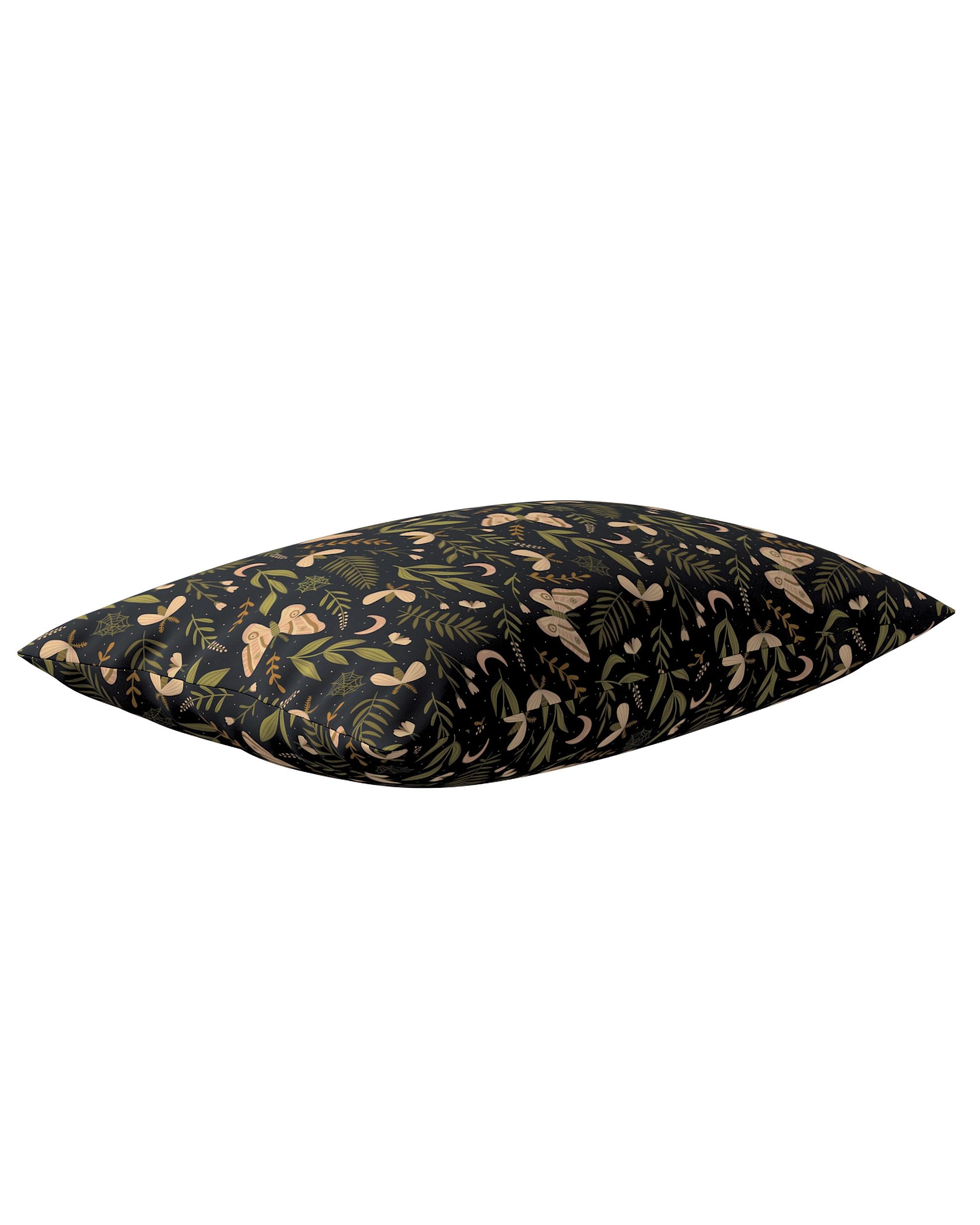 Housse de coussin rectangulaire Kinga couleur noir tissu à motifs (hover)