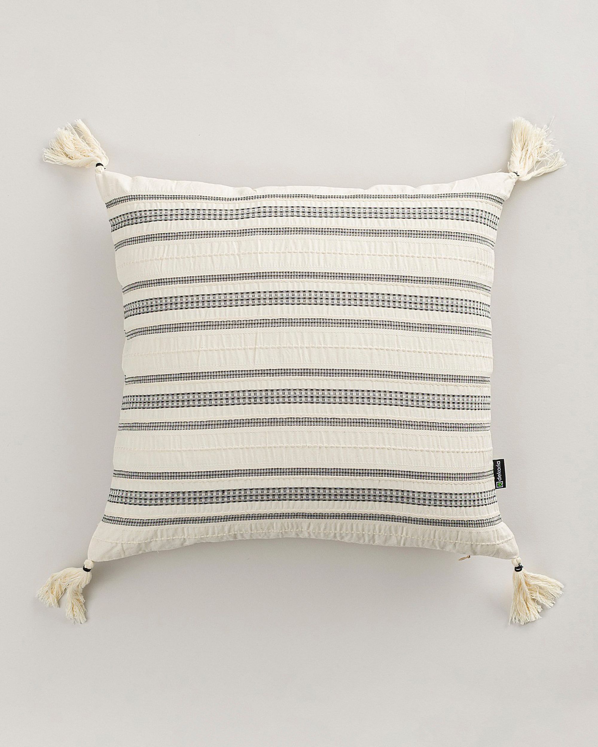Linea Graphite Housse de coussin à pompons 45x45 cm