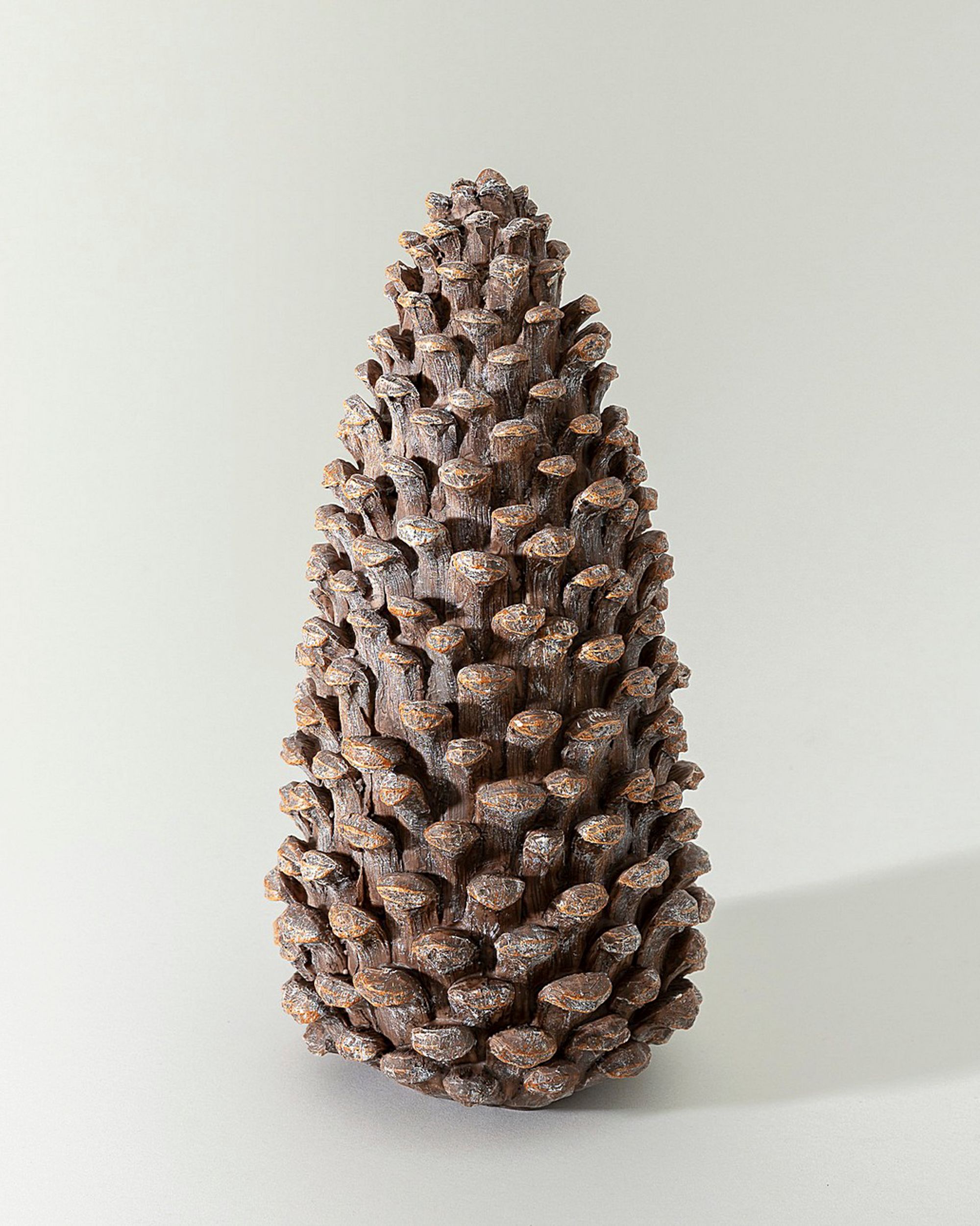 Figurine pomme de pin grande 14x14x28 cm