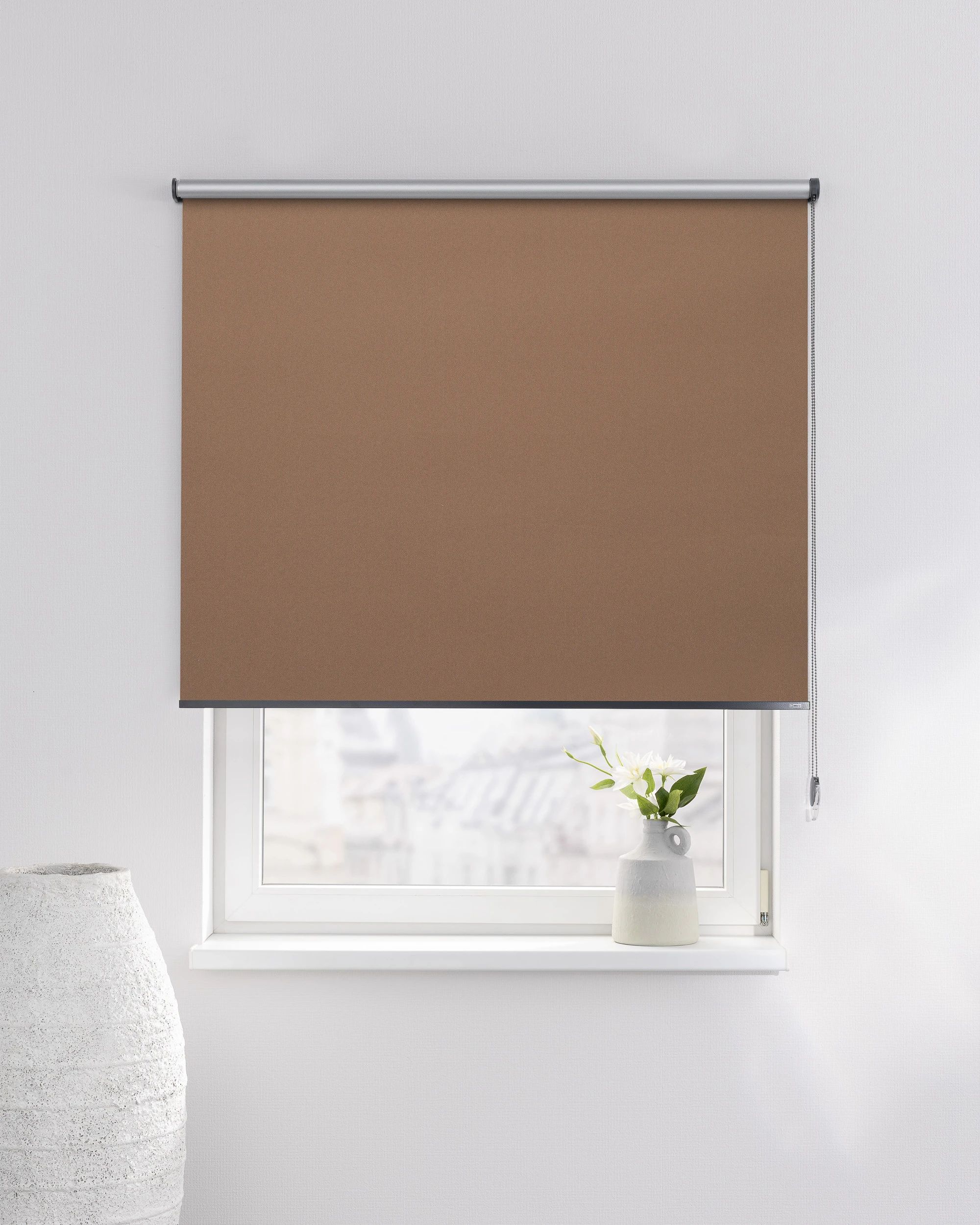 Store enrouleur Classic couleur marron tissu réfléchissante, black-out (hover)