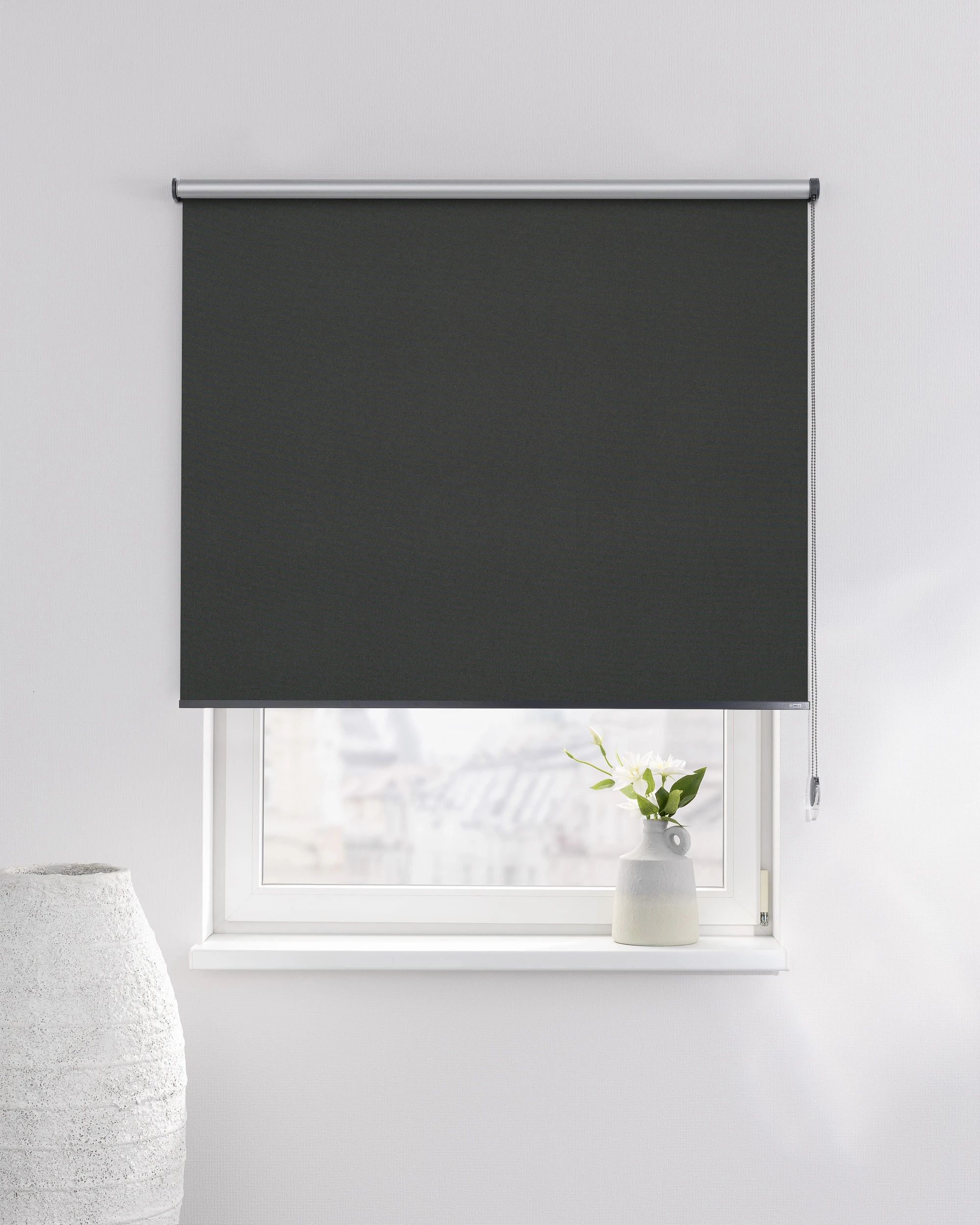 Store enrouleur Classic couleur noir tissu réfléchissante, black-out (hover)