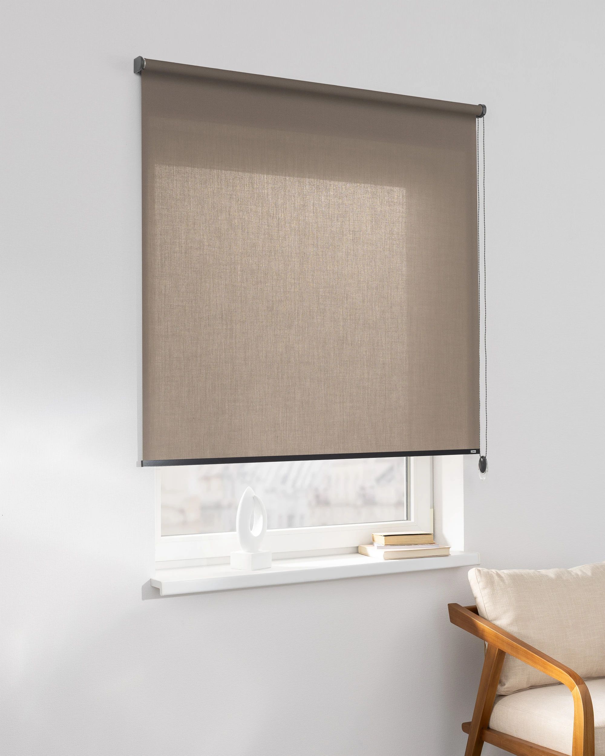 Store enrouleur Classic couleur marron tissu semi-transparent