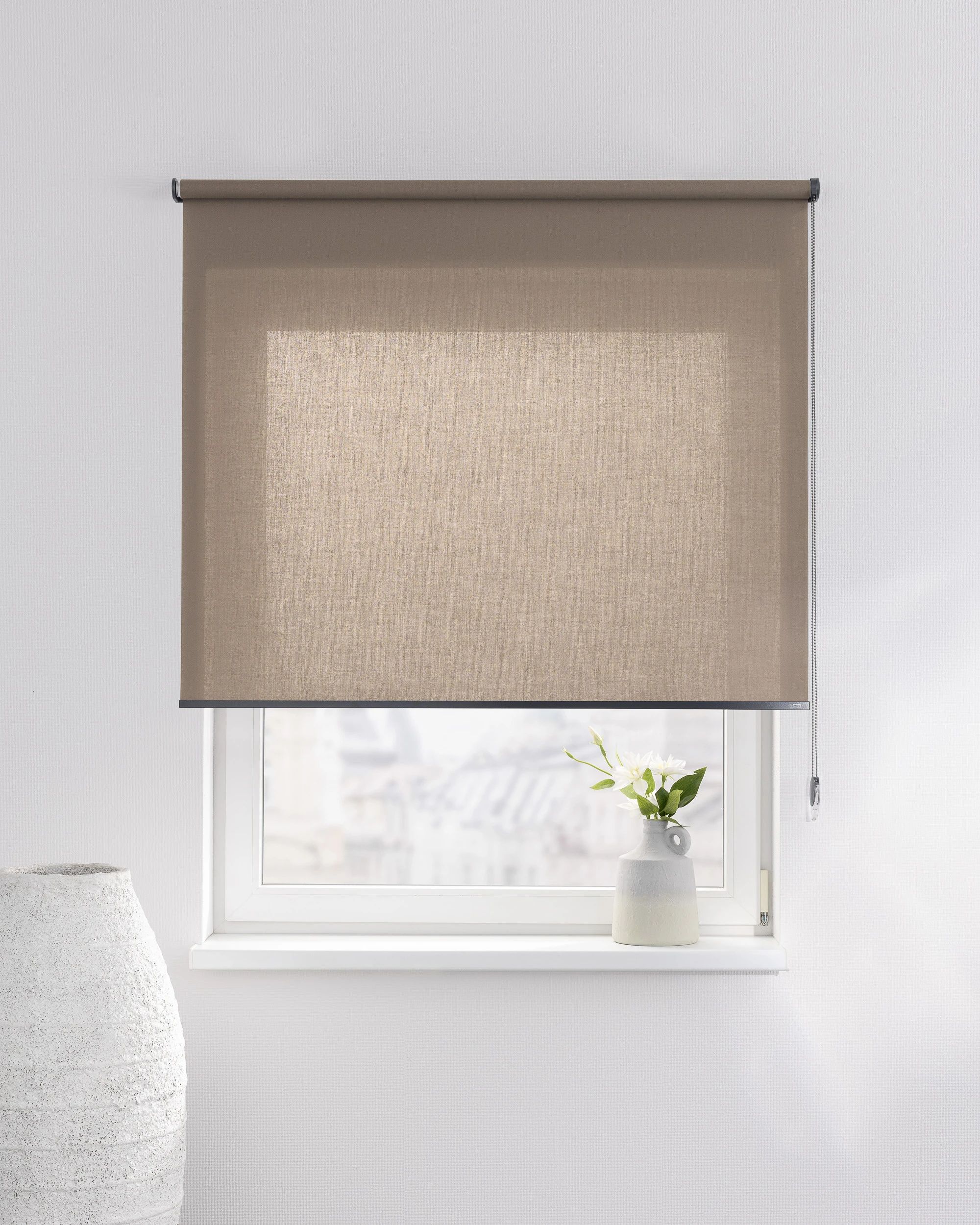 Store enrouleur Classic couleur marron tissu semi-transparent (hover)