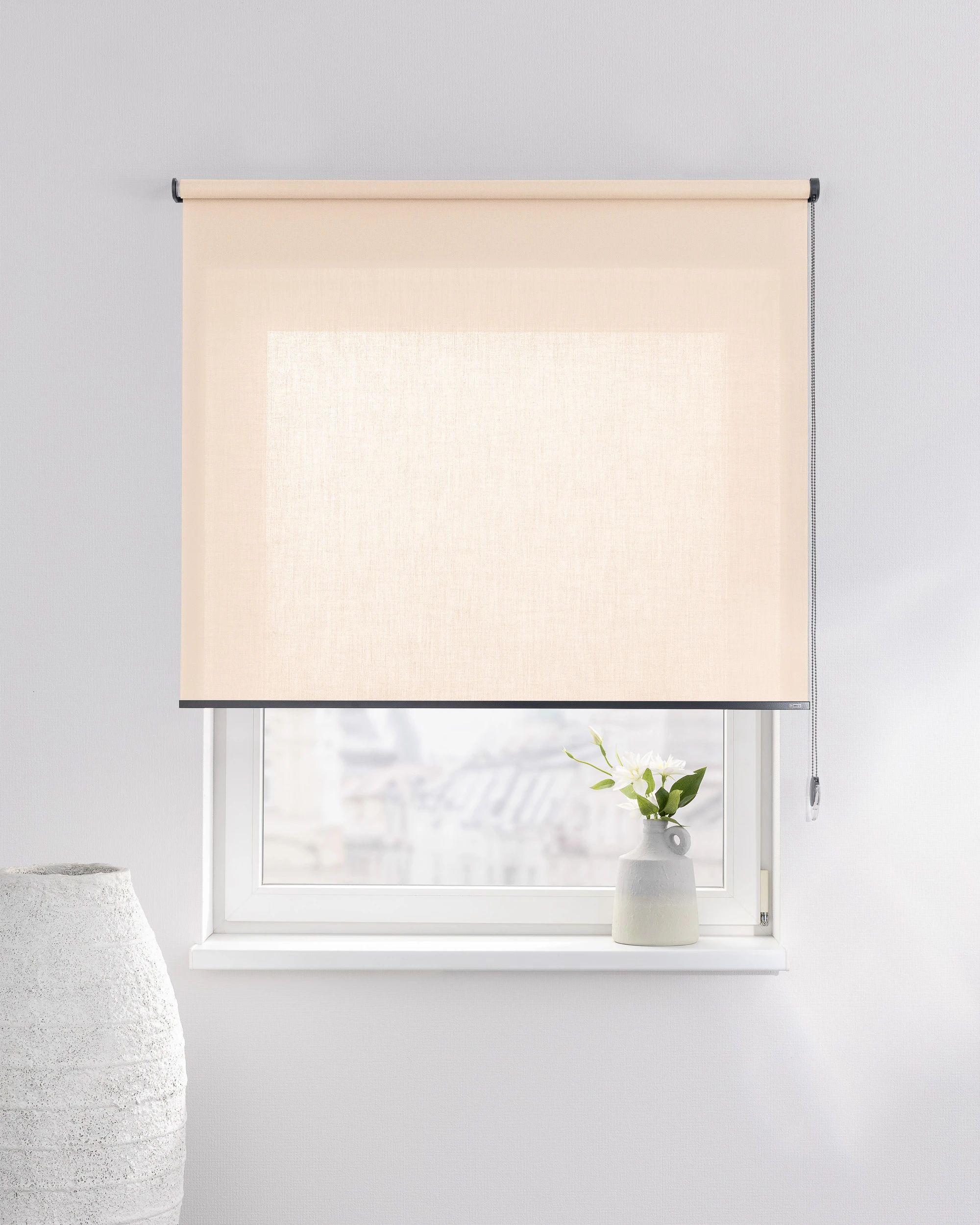 Store enrouleur Classic couleur beige tissu semi-transparent (hover)