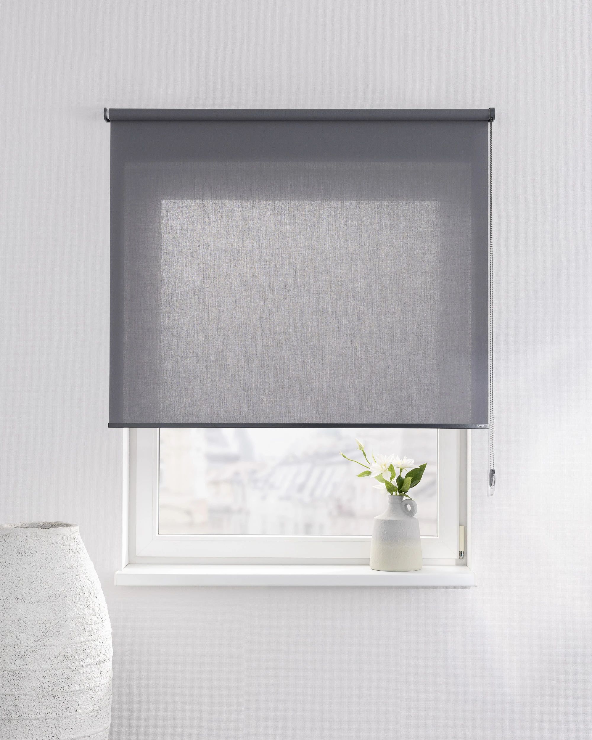 Store enrouleur Classic couleur gris tissu semi-transparent (hover)