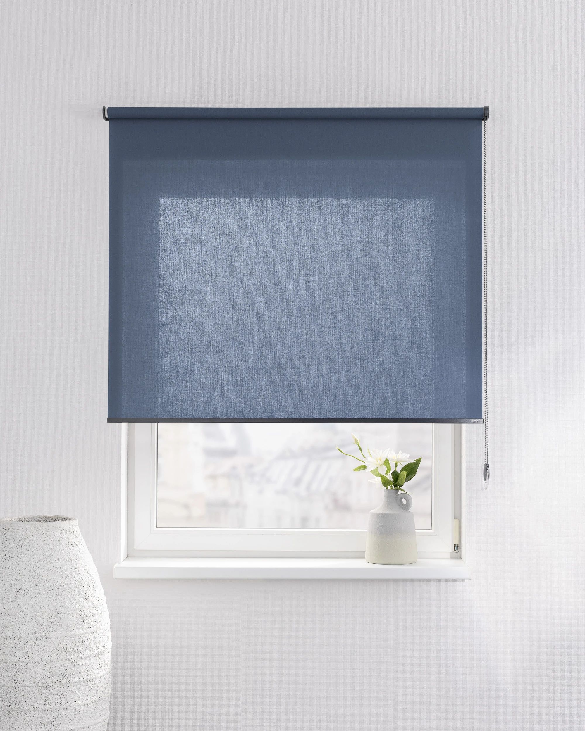 Store enrouleur Classic couleur bleu marine tissu semi-transparent (hover)