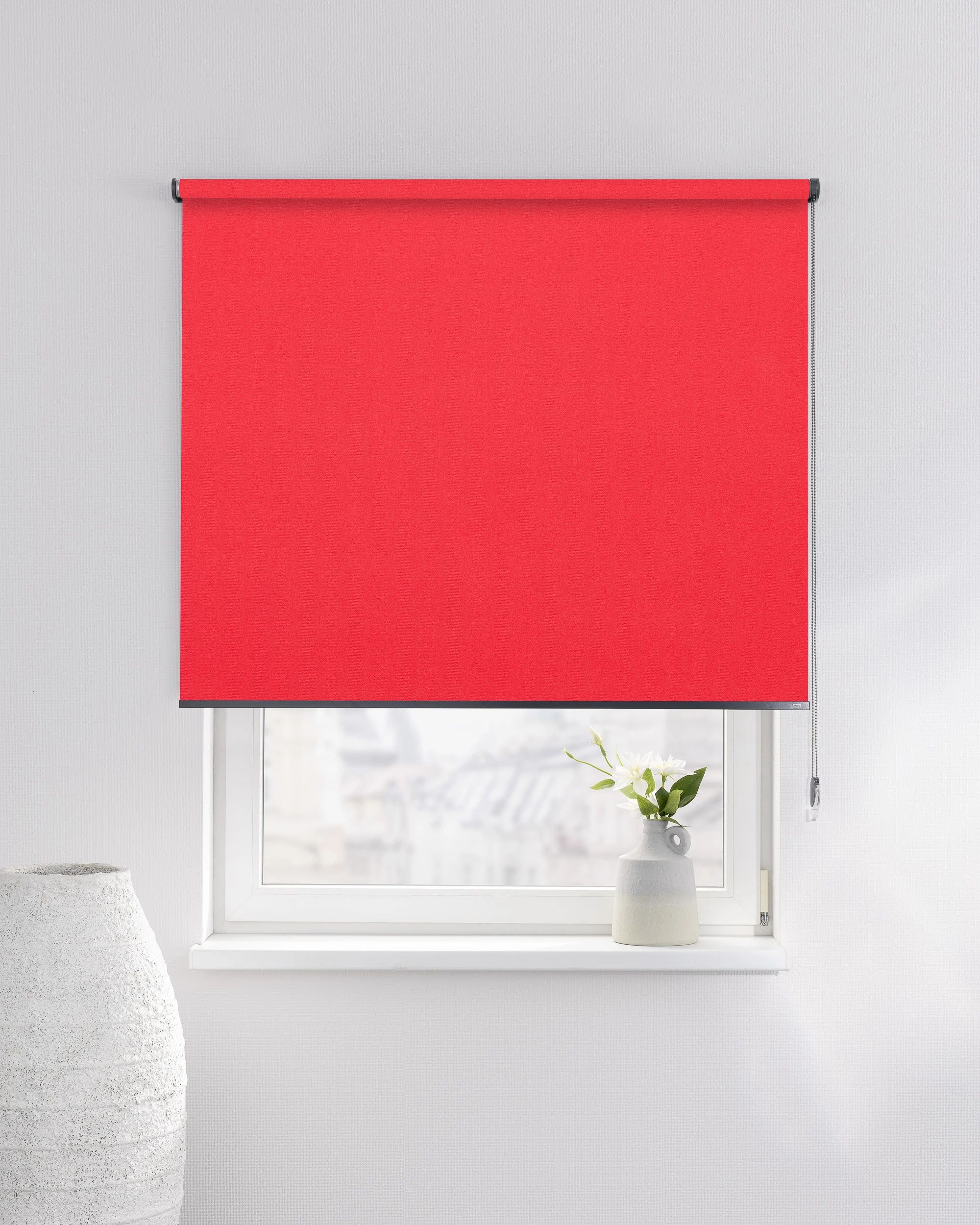 Store enrouleur Classic couleur rouge tissu black-out (hover)