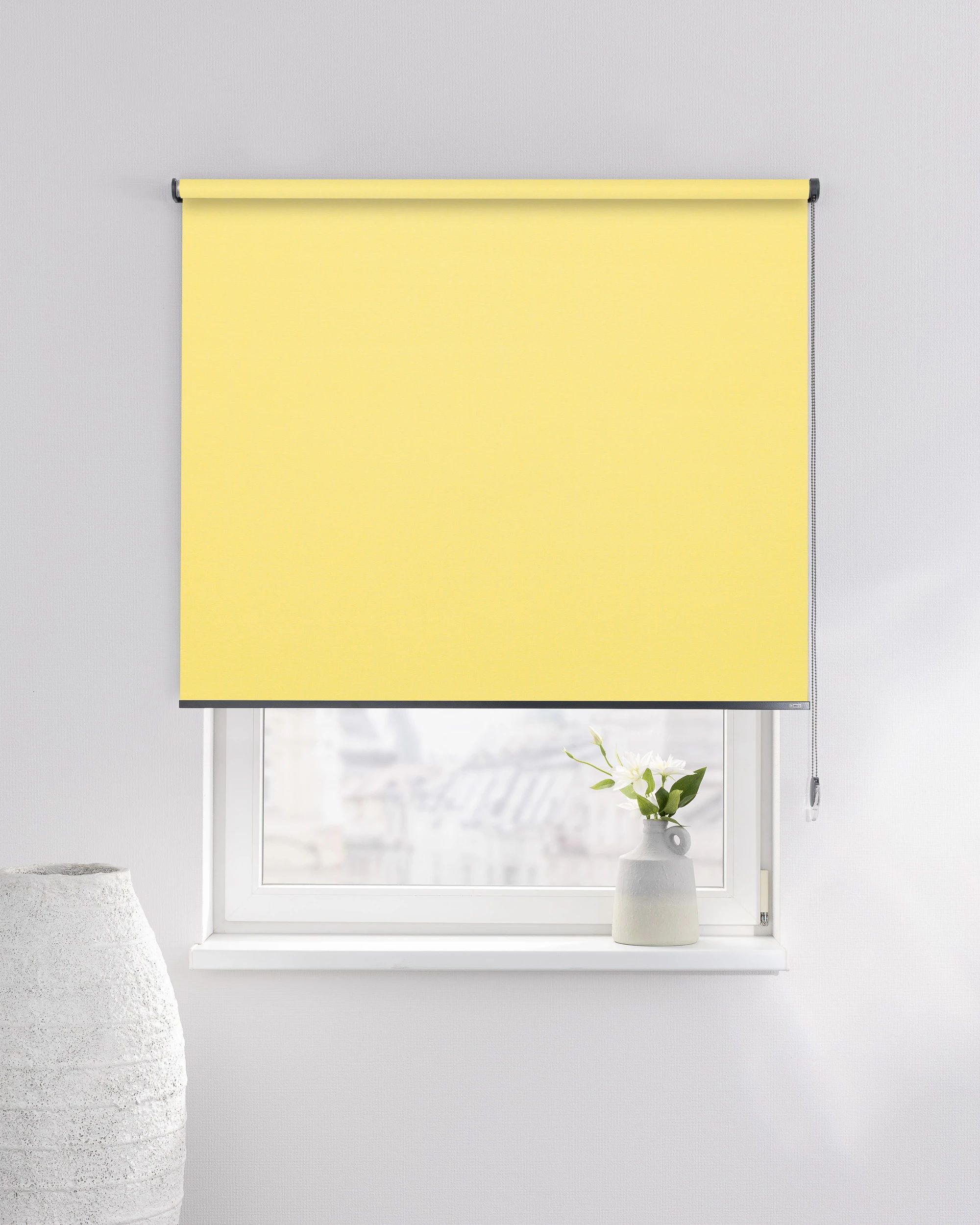 Store enrouleur Classic couleur jaune tissu black-out (hover)
